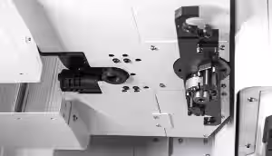 UM 500DH - 2 spinfle machining