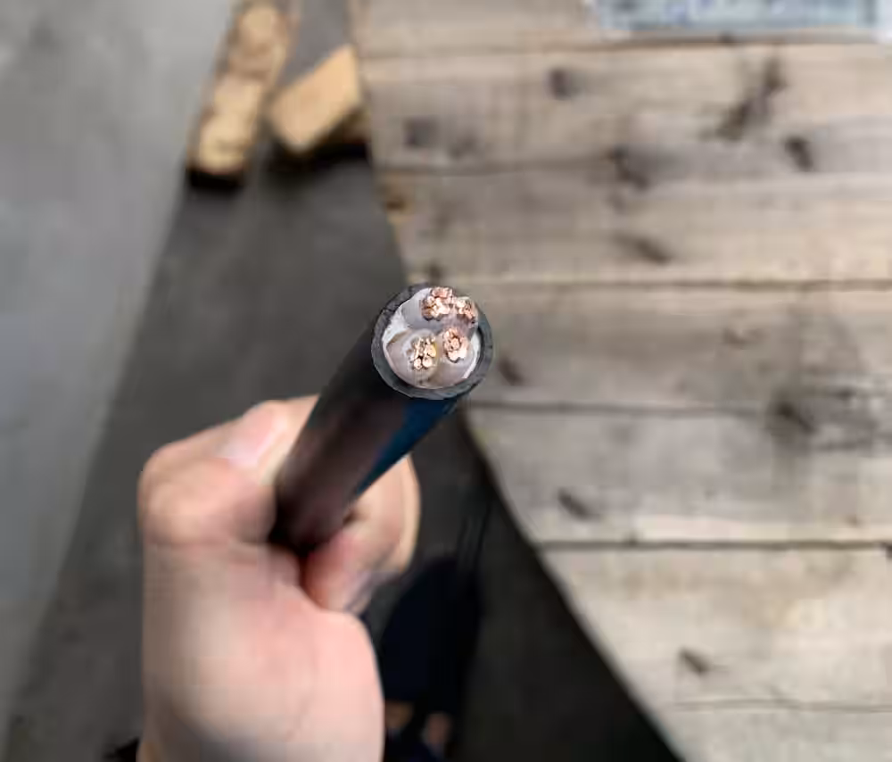 C&aacute;p điện 0.6_1kV Cu_XLPE_PVC 3x10+1x6mm2