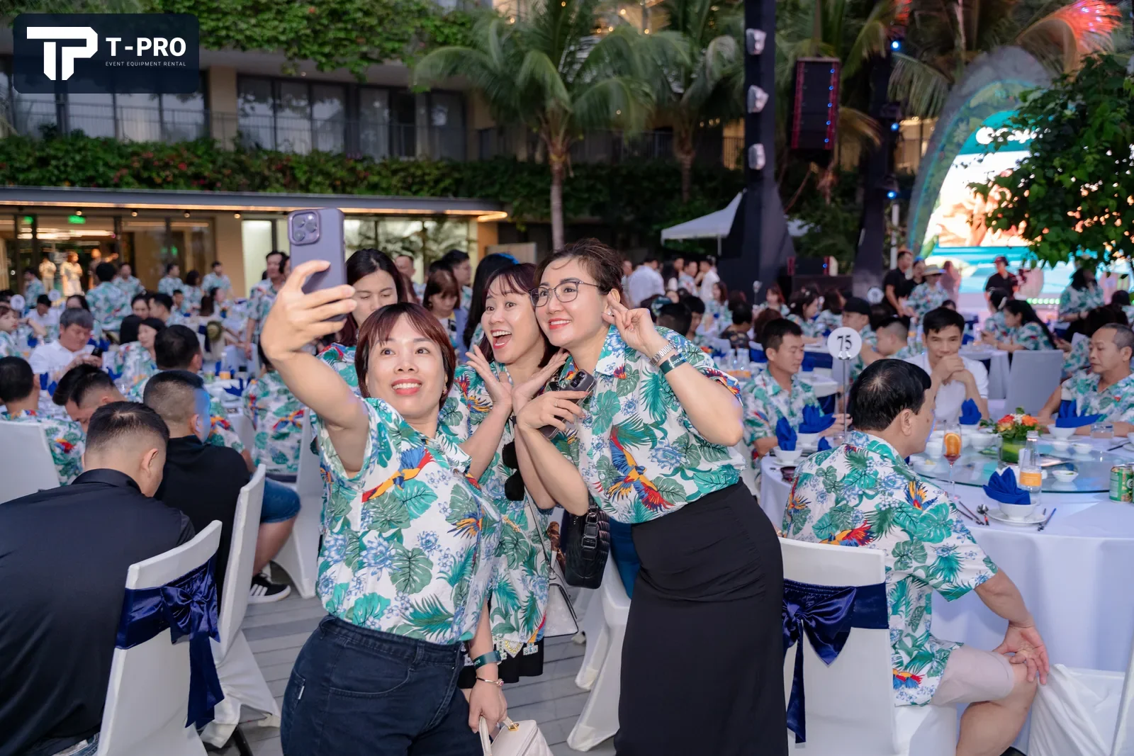 Khách mời tương tác trong chương trình doanh nghiệp