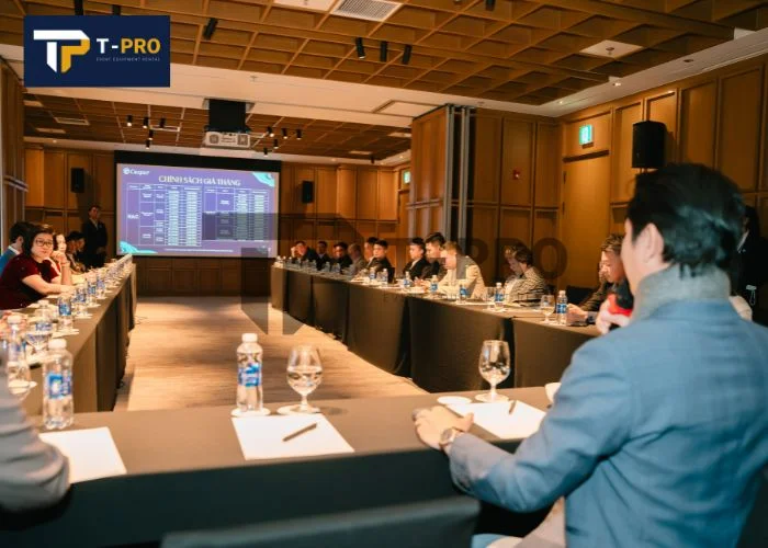 sap-xep-micro-hop-ly-giup-buoi-giao-luu-tai-hoi-nghi-khong-bi-gian-doan