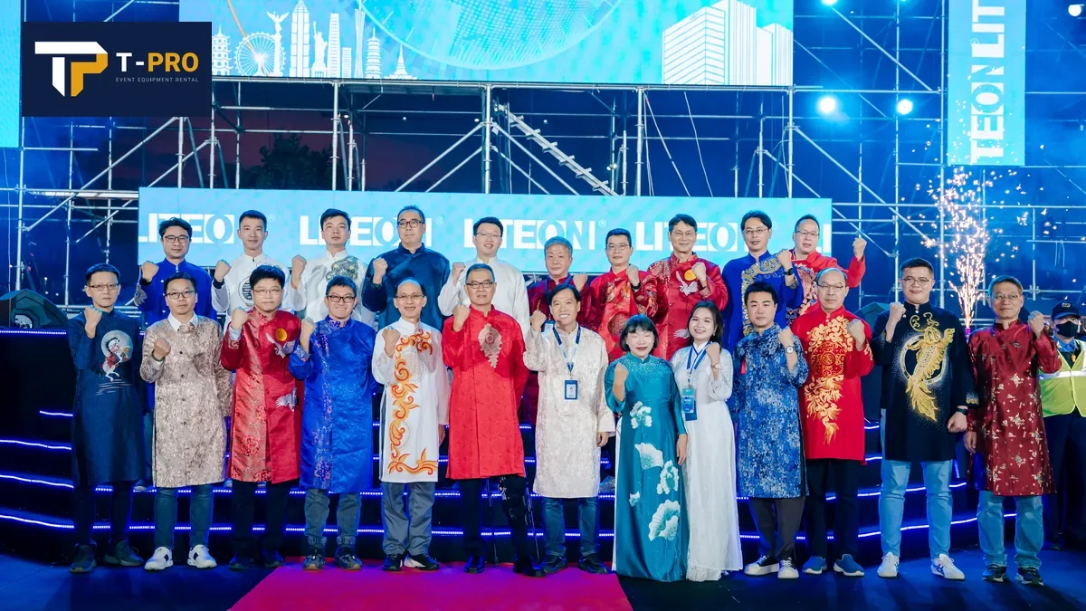 Nh&acirc;n sự LITEON Vietnam chụp ảnh tập thể tại YEAR END PARTY 2025 - 2026