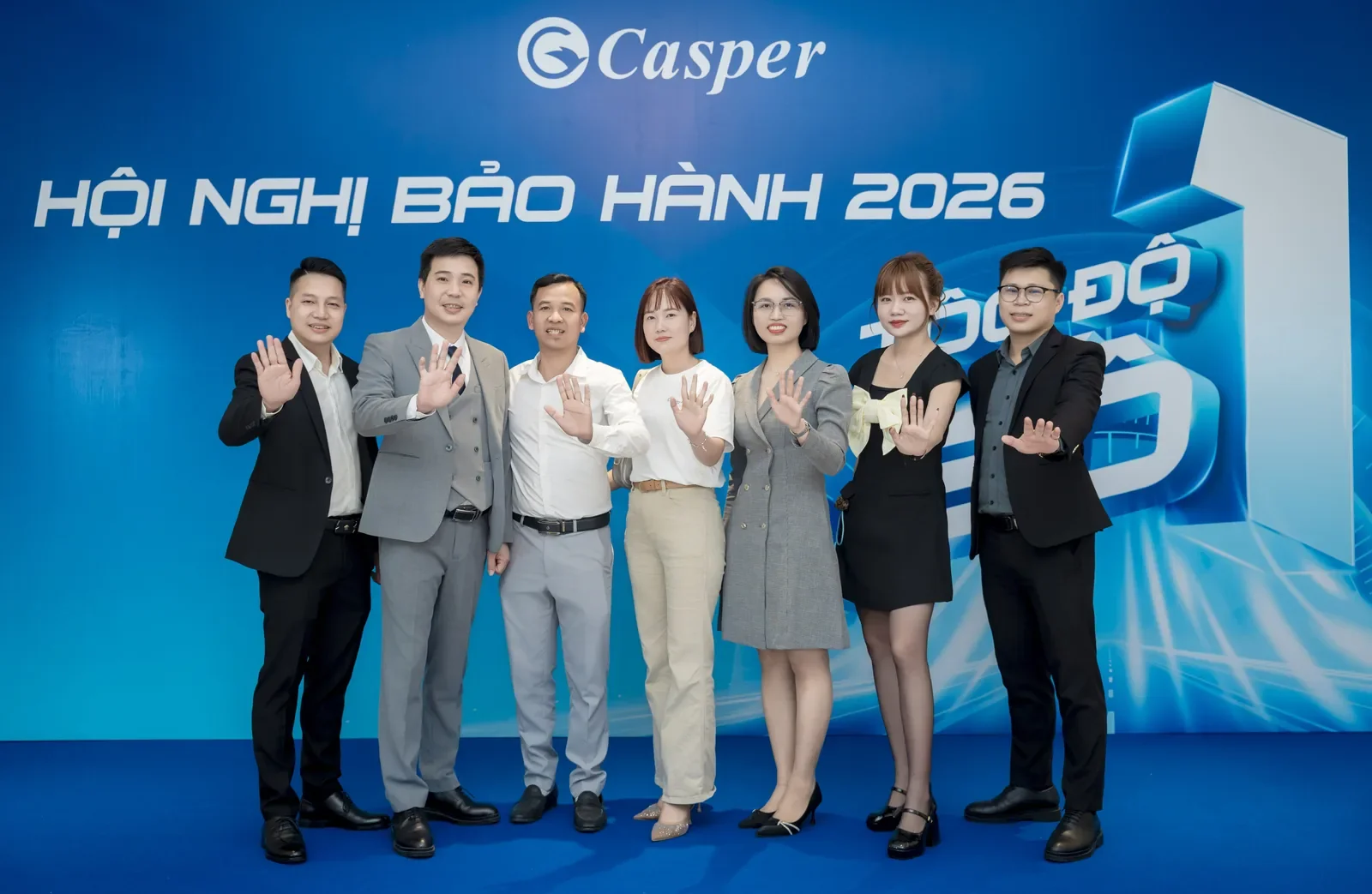 Đại diện c&aacute;c nh&oacute;m chụp ảnh tại s&acirc;n khấu Casper miền Bắc