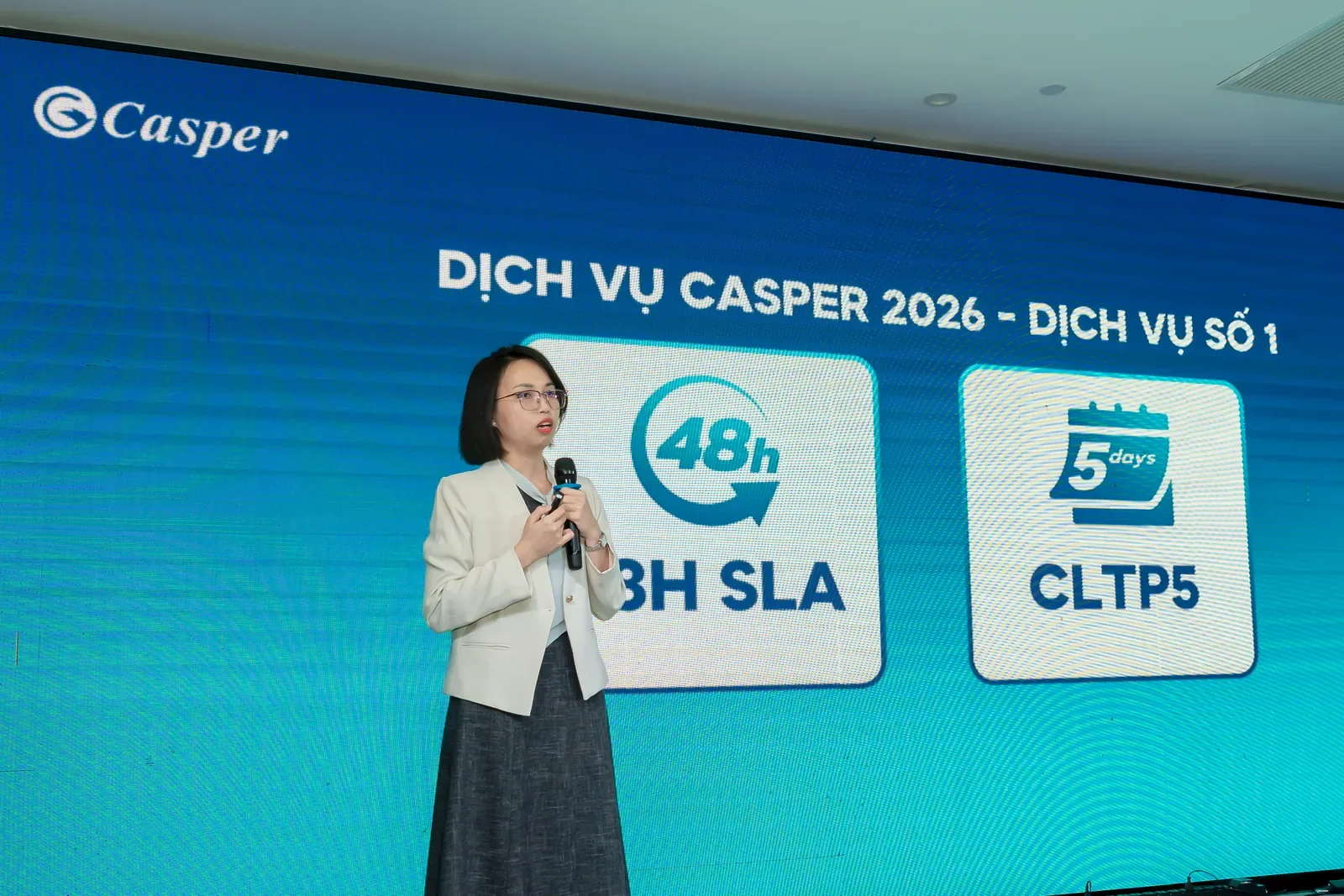Đại diện chương tr&igrave;nh ph&aacute;t biểu tại Hội nghị bảo h&agrave;nh Casper