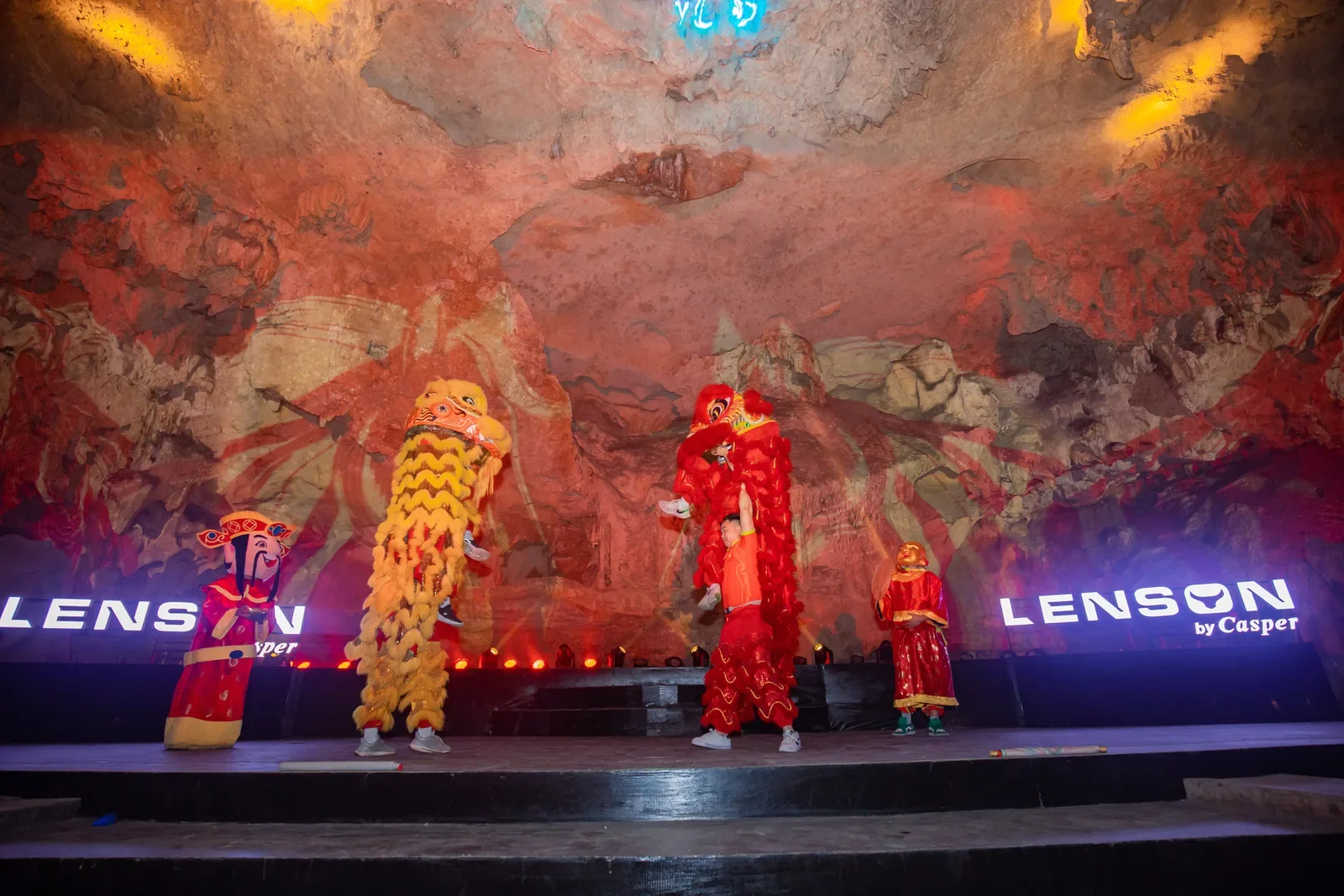Tiết mục m&uacute;a l&acirc;n trong chương tr&igrave;nh ra mắt LENSON by Casper