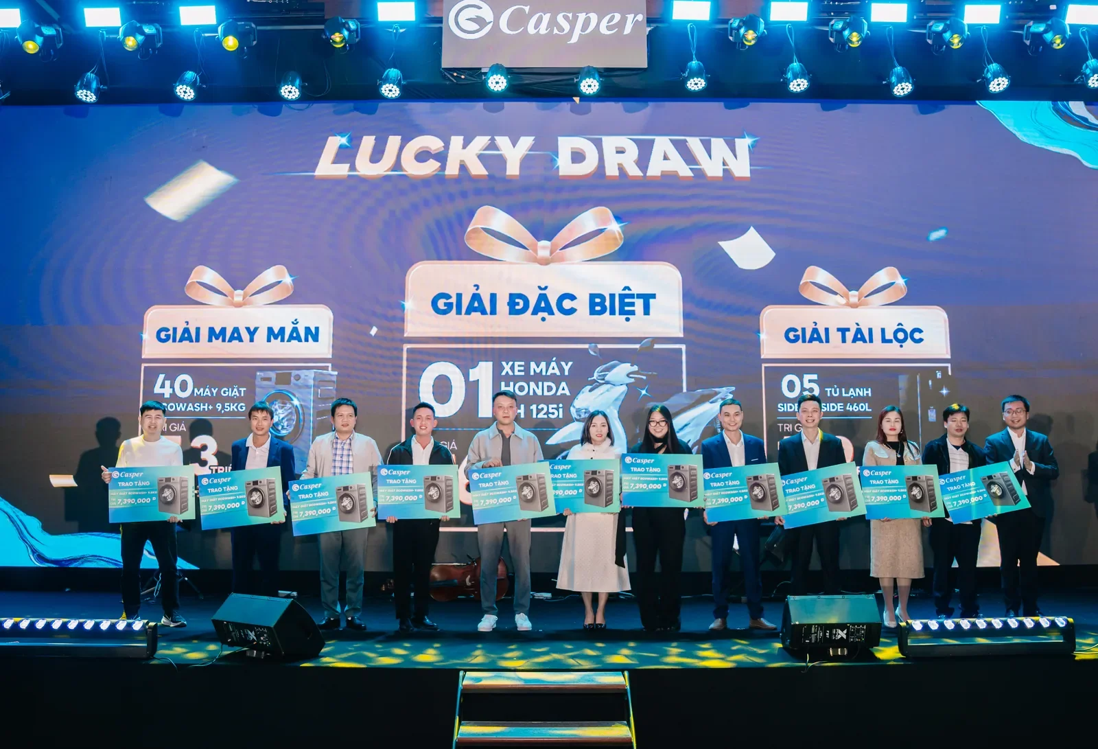 Trao quà trong chương trình Casper Mastery 2026