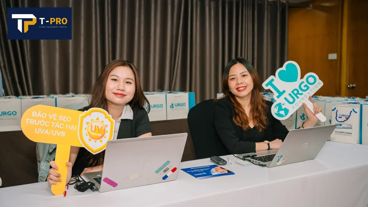 B&agrave;n đ&oacute;n tiếp với nhận diện URGO tại hội thảo H&agrave; Nội