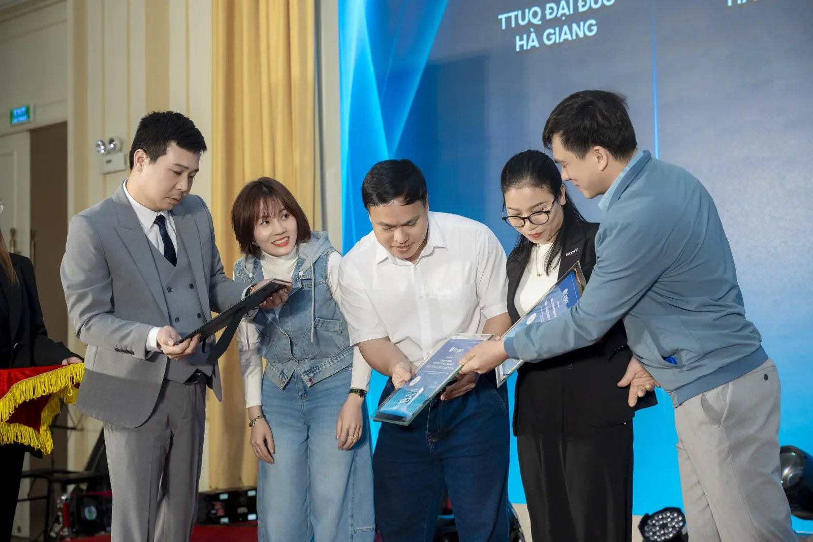 Khoảnh khắc vinh danh tại Hội nghị bảo h&agrave;nh Casper 2026