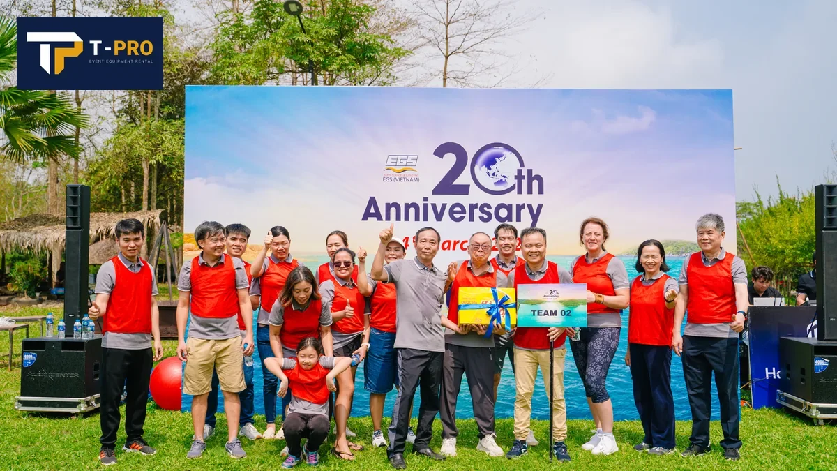 Đội chơi được vinh danh tại chương trình team building EGS 20th Anniversary