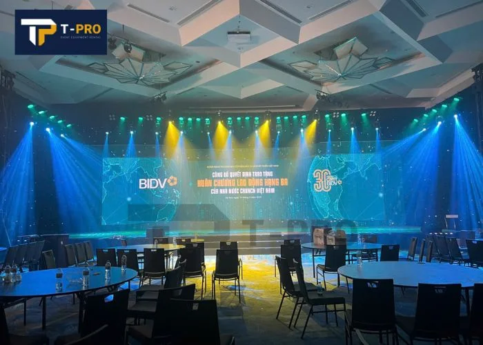 xac-dinh-thong-tin-ky-thuat-truoc-khi-thue-am-thanh-anh-sang-gala-dinner-tai-ha-noi