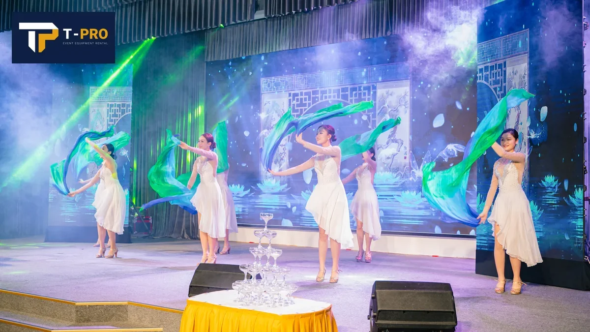 Tiết mục biểu diễn trên sân khấu lễ kỷ niệm 20 năm EGS Vietnam