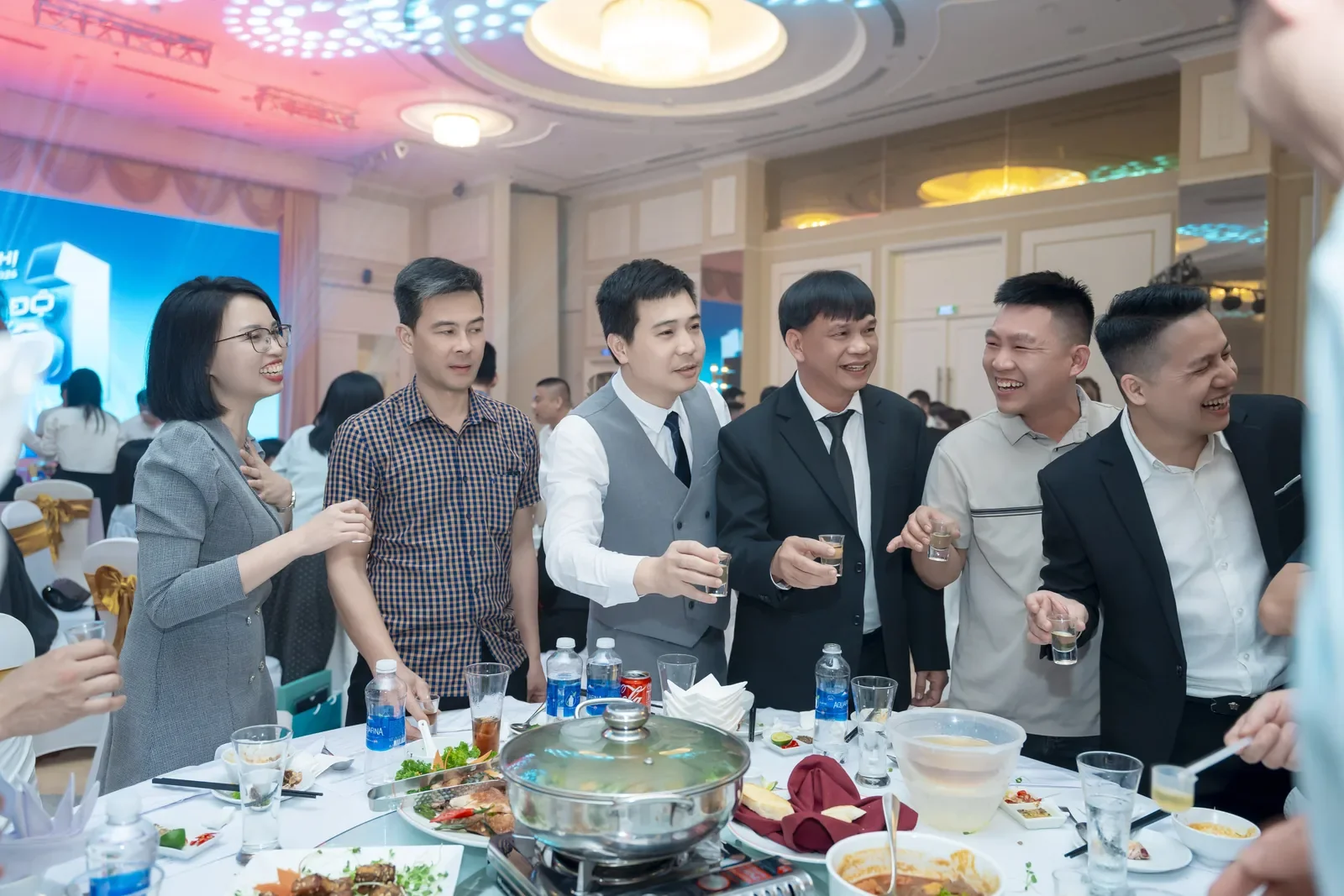 Khoảnh khắc giao lưu giữa c&aacute;c kh&aacute;ch mời Casper